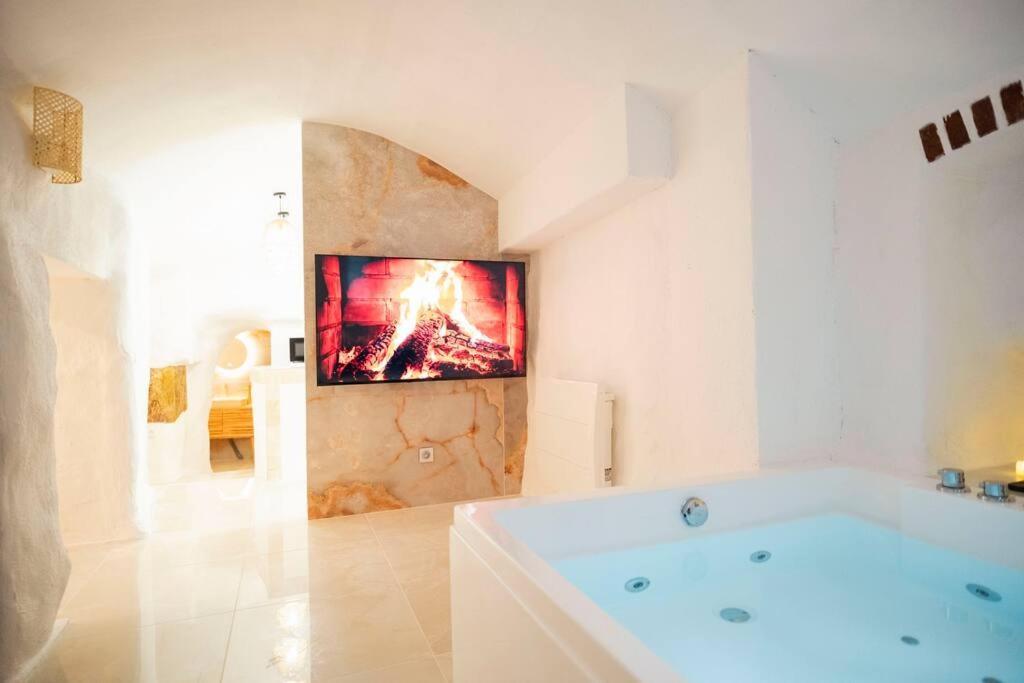 Le Temple D'Aphrodite, Appartement Avec Spa Vienne  Extérieur photo
